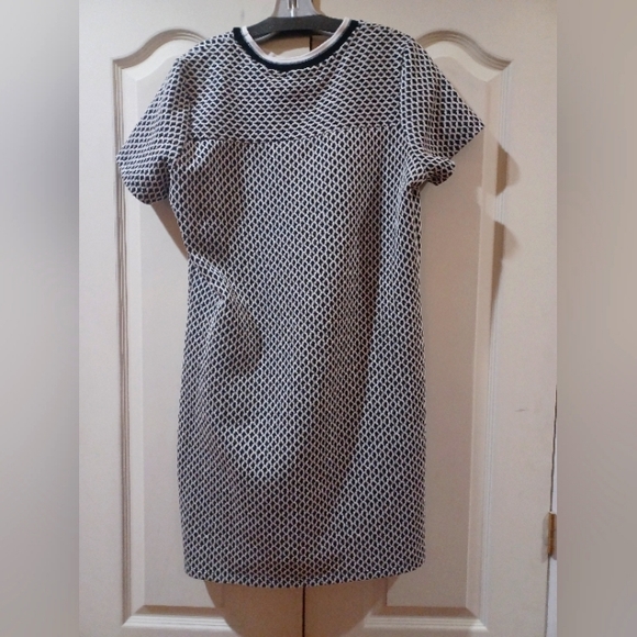 Short sleeve dress - Picture 2 of 2